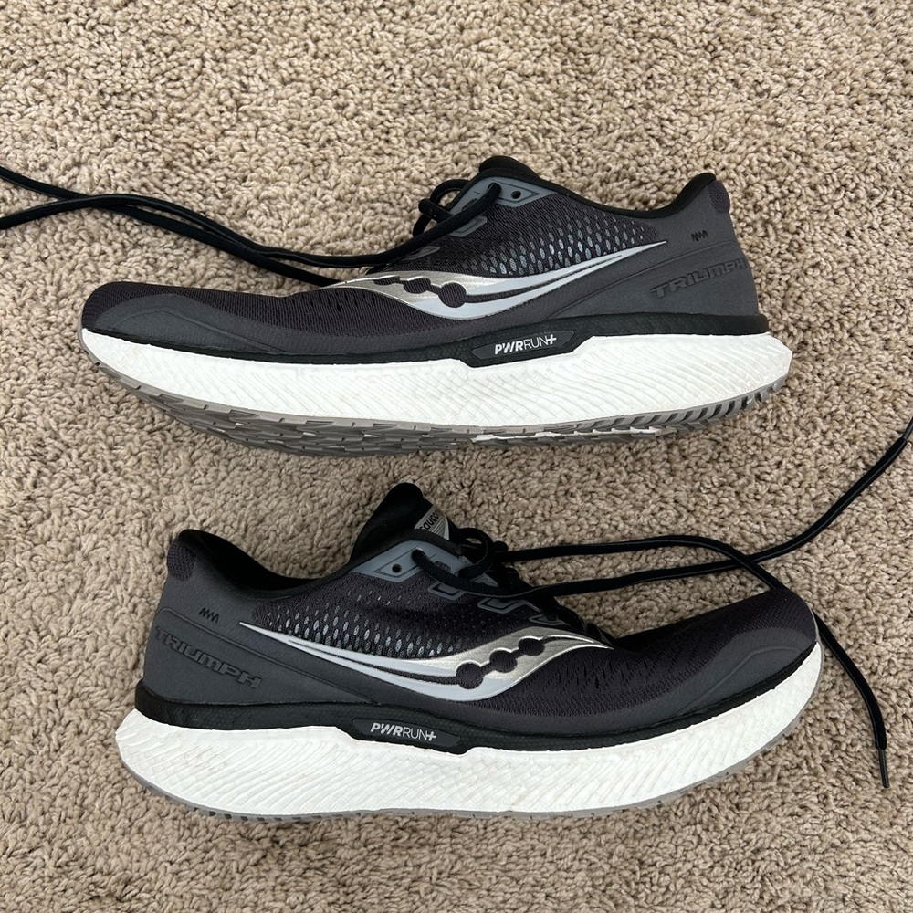 Size 10.5 - Saucony Triumph 18 Charcoal